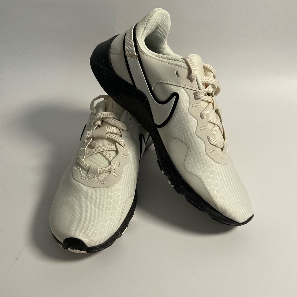 Nike Legend Essential 2 Premium CZ3668-100 Womens 6 Shoes Sail Black & White